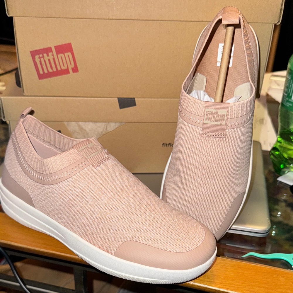 FitFlop Women's Blush Pink Slip-On Sneakers Size 6.5 NWT
